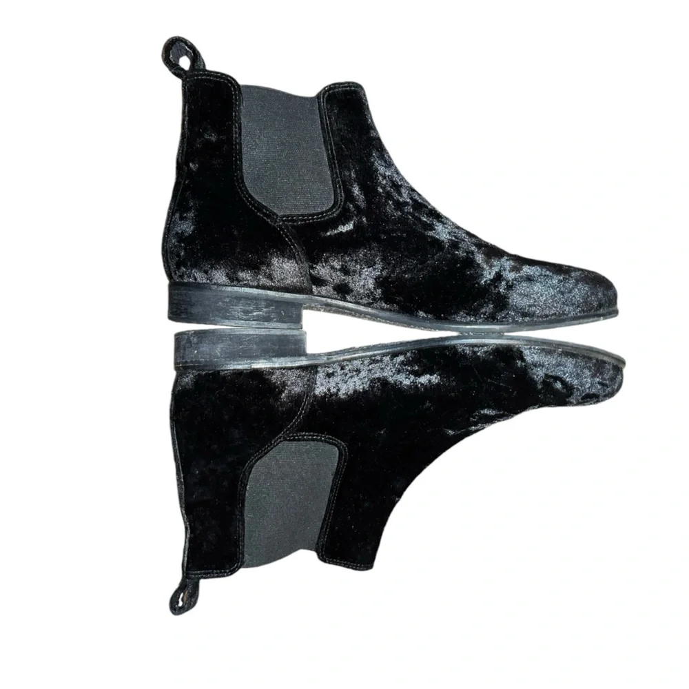 Urban Outfitters Velvet Chelsea Boots Size 9 - Picture 1 of 7